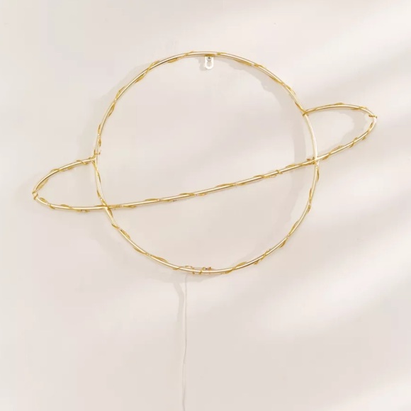 Saturn Light Sculpture from Urban outfitters - Picture 4 of 5